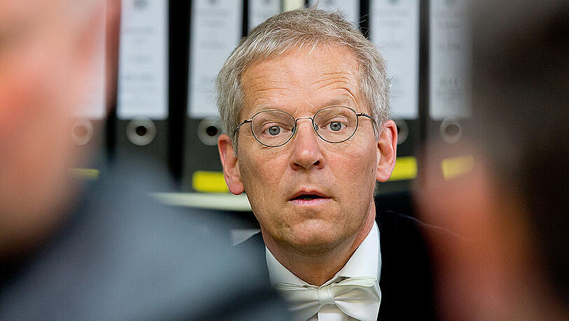 Peter Noll, der Vorsitzende Richter im Deutsche-Bank-Prozess, hat große Zweifel an den Aussagen der Staatsanwaltschaft. Peter Noll, der Vorsitzende Richter im Deutsche-Bank-Prozess, hat große Zweifel an den Aussagen der Staatsanwaltschaft.