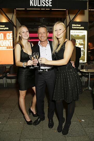 Johannes Sachsenhauser mit Töchtern Sara und Laura.