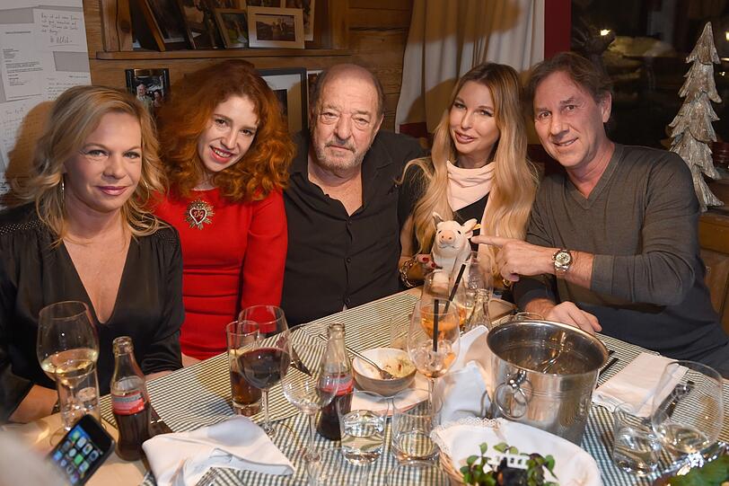 Birgit Fischer-Höper, Ralph Siegel mit Frau Laura und Ralph Piller mit seiner Sabine