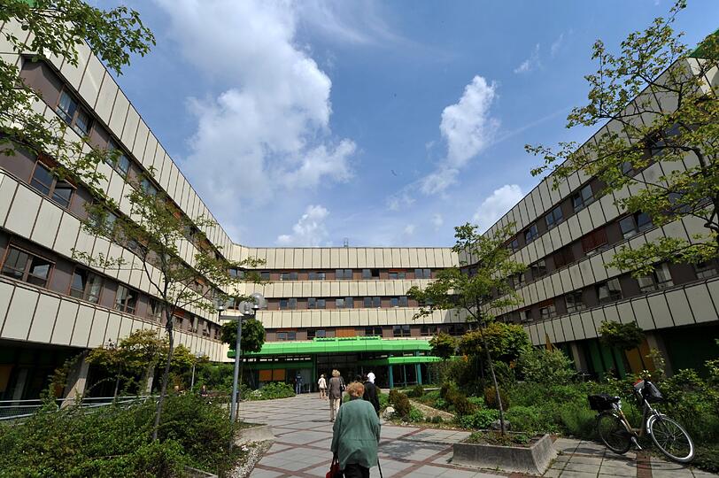 Das 1983 eröffnete Klinikum Bogenhausen verfügt über 951 Betten und beherbergt 16 Kliniken sowie ein Institut. Jetzt machen hier Diebe den Patienten Angst.