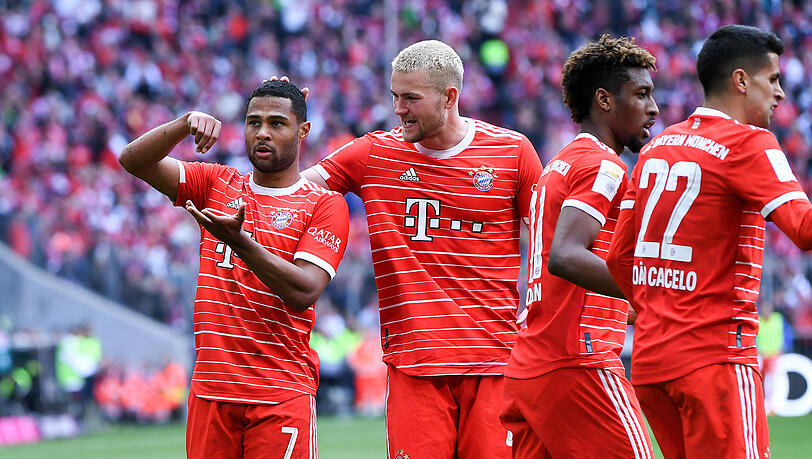 Serge Gnabry (l.) brachte Bayern gegen Hertha BSC in Führung.