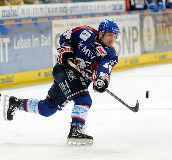 Yannic Seidenberg, der Neuzugang des EHC Red Bull München, kommt von den Adlern Mannheim. Er kam mit 14 Jahren ins Internat der Jungadler.