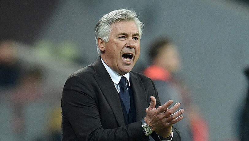Carlo Ancelotti schließt auch ein 4-4-2-System mit zwei Flügel- und zwei Mittelstürmern nicht aus. Carlo Ancelotti schließt auch ein 4-4-2-System mit zwei Flügel- und zwei Mittelstürmern nicht aus.