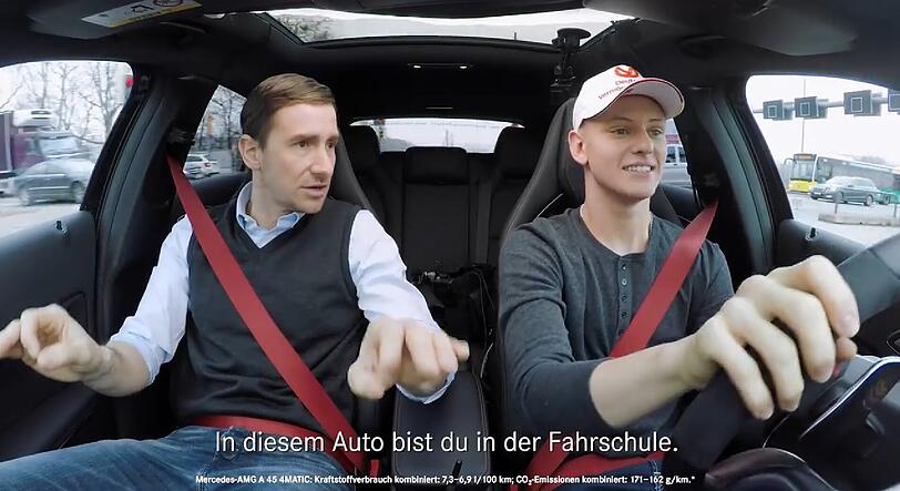 Mick Schumacher (re.) und sein grantiger "Fahrlehrer" Harry G