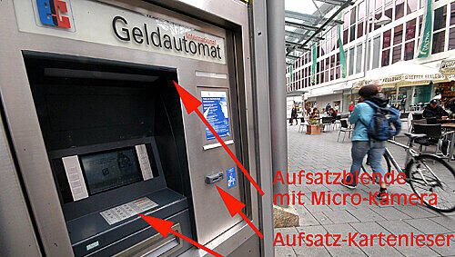 An diesem Automaten der Deutschen Bank wurden am 22. März EC-Karten kopiert, die PIN-Nummern gespeichert. Auf dem Foto sehen Sie die beliebtesten Angriffspunkte der Karten-Betrüger. An diesem Automaten der Deutschen Bank wurden am 22. März EC-Karten kopiert, die PIN-Nummern gespeichert. Auf dem Foto sehen Sie die beliebtesten Angriffspunkte der Karten-Betrüger.