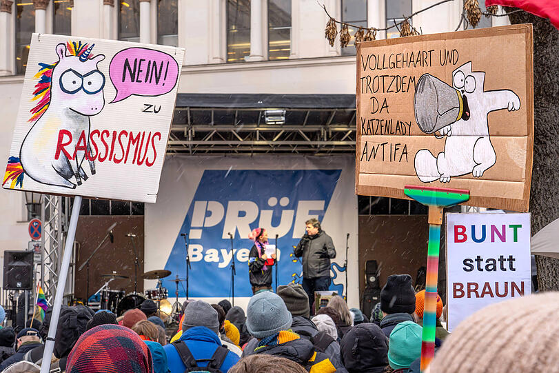 1200 Teilnehmer kamen zur zweiten "Pr&uuml;f"-Demo in M&uuml;nchen am 10. Januar 2026.
