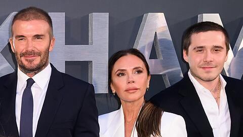 K&ouml;nnen David Beckham, Ehefrau Victoria Beckham und Sohnemann Brooklyn Beckham (r.) ihren &ouml;ffentlichen Streit &uuml;berwinden?