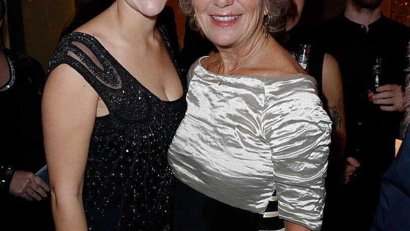 Jutta Speidel (re.) mit ihrer Tochter Antonia Feuerstein bei einer Premiere im Berliner Friedrichstadt-Palast.