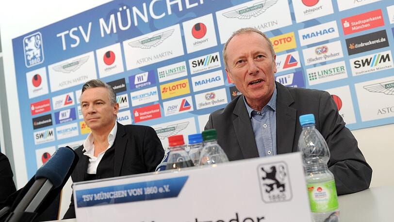 Hep Monatzeder und der Aufsichtsratsvorsitzende Otto Steiner (l) vom TSV 1860 München geben am 14.03.2013 in München in der Geschäftsstelle des Fußball-Zweitligisten eine Pressekonferenz. Monatzeder soll neuer Präsident von 1860 werden. Er ist als Kandidat des Aufsichtsrats vorgestellt worden und muss noch von den Delegierten und Mitgliedern des Vereins bestätigt werden. Hep Monatzeder und der Aufsichtsratsvorsitzende Otto Steiner (l) vom TSV 1860 München geben am 14.03.2013 in München in der Geschäftsstelle des Fußball-Zweitligisten eine Pressekonferenz. Monatzeder soll neuer Präsident von 1860 werden. Er ist als Kandidat des Aufsichtsrats vorgestellt worden und muss noch von den Delegierten und Mitgliedern des Vereins bestätigt werden.