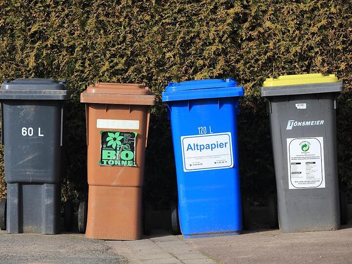 "Wir trennen gut, aber eben nicht sehr gut": Tonnen für Hausmüll, Bioabfälle, Altpapier und Wertstoffe.