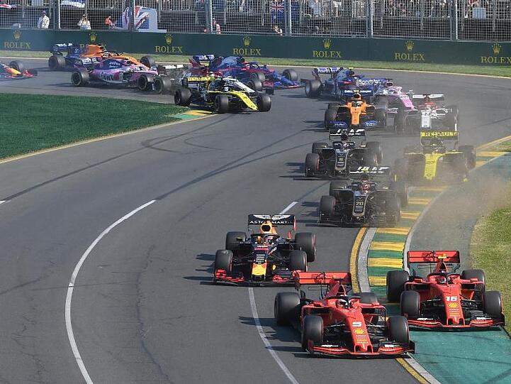 Im Formel-1-Fahrerlager von Melbourne sind die ersten Verdachtsfälle auf das Coronavirus aufgetreten.
