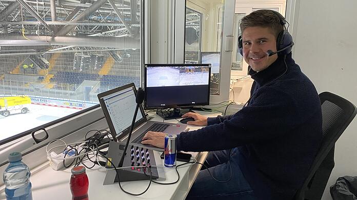 Mit dem Eishockey weiter verbunden: Martin Buchwieser arbeitet nun im Grafikbereich für Magentasport von DEL-Spielen.