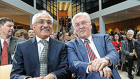 Afghanisch-deutsche Ex-Außenminister: Rangin Spanta und Frank-Walter Steinmeier in Berlin.