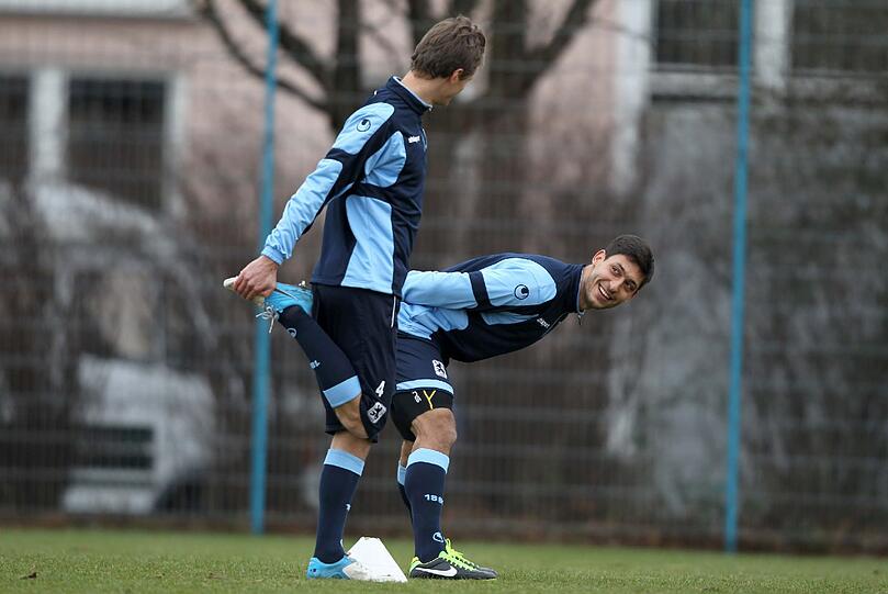 Insgesamt haben acht Spieler am "freien" Freitag trainiert: Ola Kamara, Rob Friend, Malik Fathi, Michael Netolitzky, Korbinian Vollmann, Grzegorz Wojtkowiak, Christopher Schindler und Moritz Stoppelkamp. Hier die Trainingsbilder.