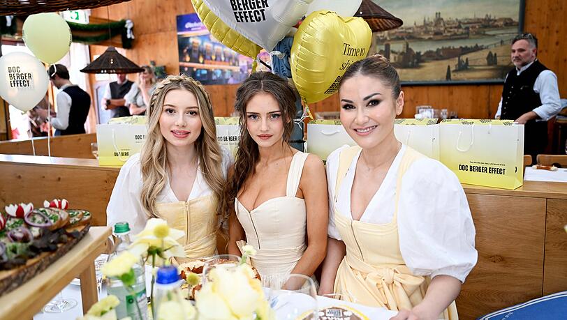 Beim Wiesn-Event von Eleonora Berger, Leni Klum und Dr. Luise Berger waren auch Stephanie Davis und Alfred Enzensberger eingeladen. Beim Wiesn-Event von Eleonora Berger, Leni Klum und Dr. Luise Berger waren auch Stephanie Davis und Alfred Enzensberger eingeladen.