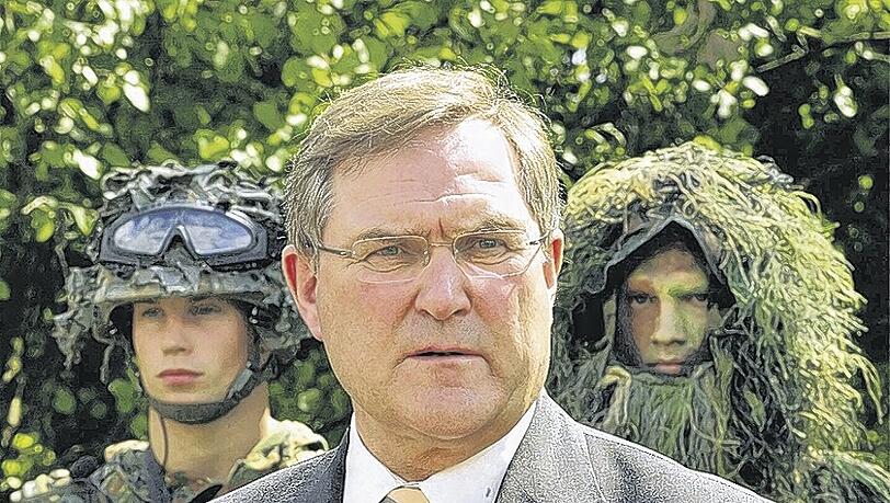 Nach dem Willen von Verteidigungsminister Franz Josef Jung (CDU) soll die Bundeswehr mehr Kompetenzen erhalten.Foto: dpa Nach dem Willen von Verteidigungsminister Franz Josef Jung (CDU) soll die Bundeswehr mehr Kompetenzen erhalten.Foto: dpa