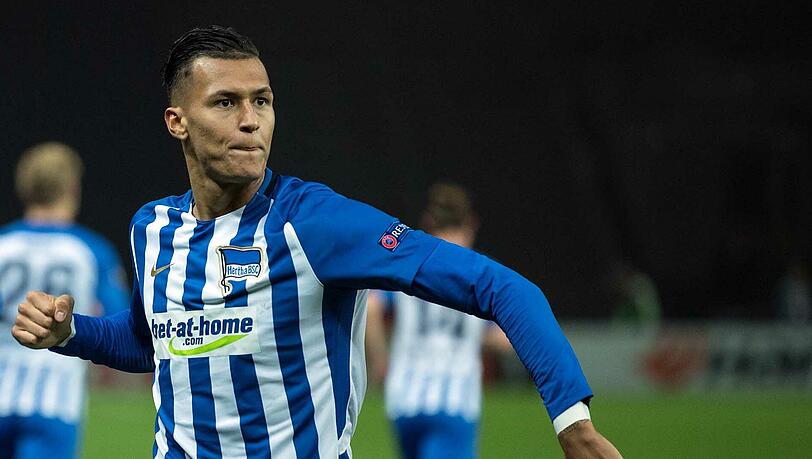 Herthas Torschütze zum 1:0, Davie Selke, bejubelt seinen Treffer. Herthas Torschütze zum 1:0, Davie Selke, bejubelt seinen Treffer.