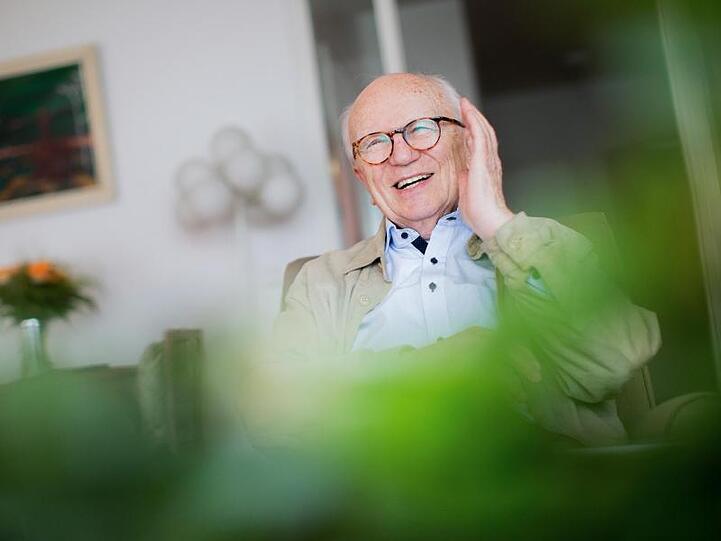 Friedrich Nowottny plaudert aus dem Nähkästchen.