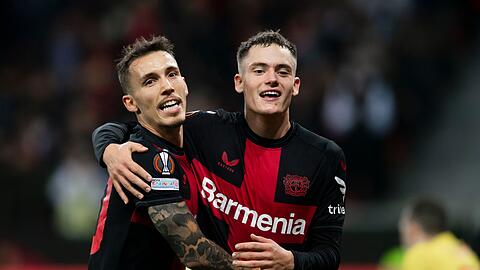 Erzielten drei der fünf Leverkusener Treffer gegen Karabach Agdam: Alejandro Grimaldo (l) und Florian Wirtz.