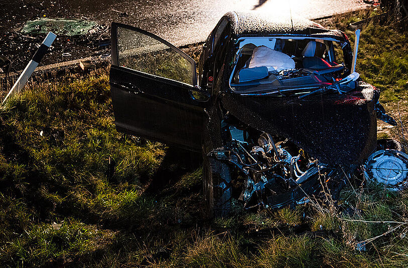 Der 55-jähriger Autofahrer dieses Fahrzeugs kam bei dem Unfall ums Leben.