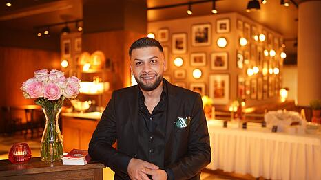 Egzon Pllavci hat innerhalb der L’Osteria-Gruppe eine beachtliche Karriere hingelegt. Seit Kurzem ist er Restaurant-Manager der neuen Filiale in der Welfenstraße am Nockherberg.