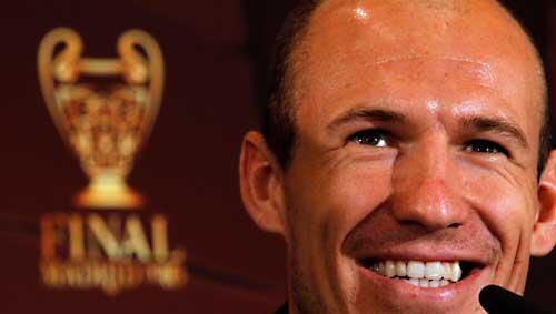 Arjen Robben: am Freitag bei der Pressekonferenz in Madrid Arjen Robben: am Freitag bei der Pressekonferenz in Madrid