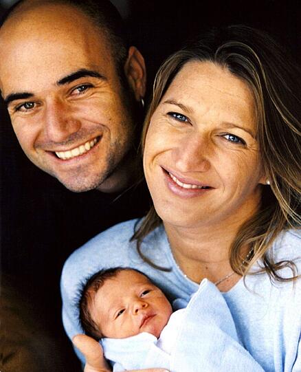 Das in Las Vegas geschlossene Ehen auch halten können beweisen die ehemaligen Tennis-Helden Stephanie Graf und Andre Agassi. Sie sind mittlerweile seit fast zehn Jahren verheiratet.