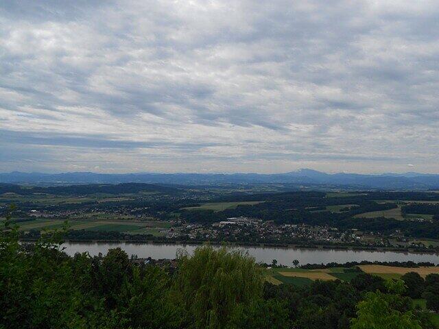Die Löwen haben Quartier in Maria Taferl (Niederösterreich) bezogen. Bis 1. Juli bereitet sich der TSV 1860 dort auf die neue Saison vor. Die ersten Bilder vom Ort, dem Trainingsplatz, dem Quartier.