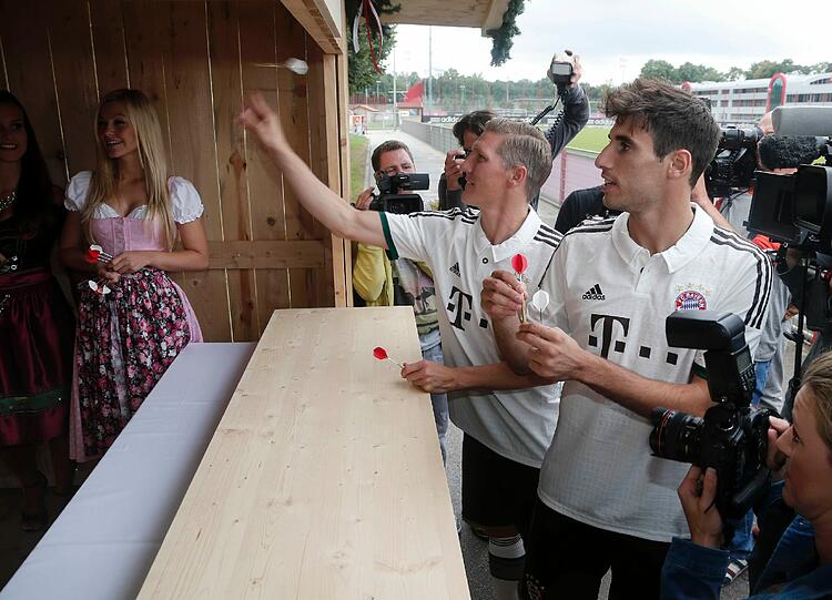 Das neue Wiesn-Trikot des FC Bayern für das Oktoberfest 2013: Die Bilder von der offiziellen Präsentation