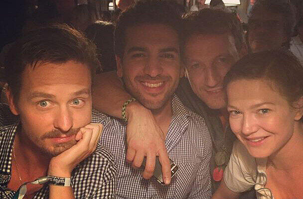 Die "Who Am I"-Crew auf der Wiesn: Tom Schilling, Elyas M'Barek, Wotan Wilke Möhring und Hannah Herzsprung (v.l.) im Käferzelt.