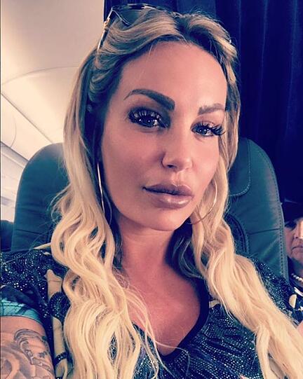Gina-Lisa Lohfink ganz (schön) verändert: Sie setzt auf breitere Augenbrauen.