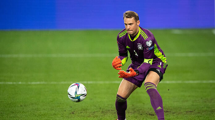 GES/Augenklick Die Hierarchie im Tor: Manuel Neuer ist der unumstrittene Platzhirsch bei Neu-Bundestrainer Hans Flick.