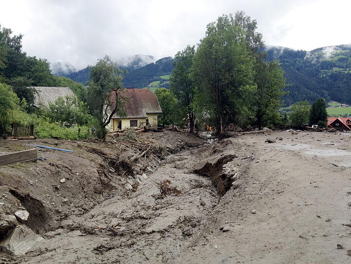 St. Lorenzen im Paltental (Österreich) nach der Schlammlawine.