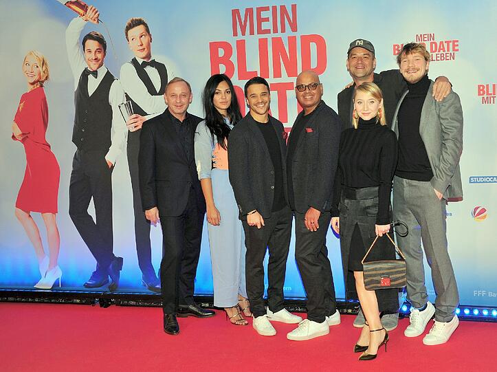 Die Schauspieler Alexander Held (v.l.), Nilam Farooq, Kostja Ullmann, Autor Saliya Kahawatte, Regiseur Marc Rothemund, Anna Maria Mühe und Jacob Matschenz