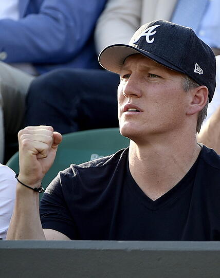 Unter den mitleidenden Blicken von Bastian Schweinsteiger verlor Ana Ivanovic am Mittwoch in Wimbledon und schied als dritte Top-Ten-Spielerin aus. Die Bilder!