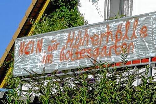 Die Messenfelder wehren sich mit Transparenten.