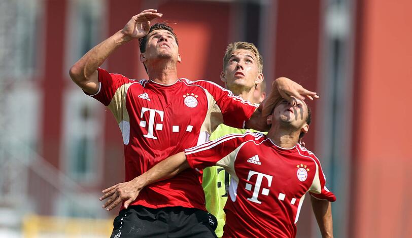 Bayern Training mit Spezial-Gast Uli Hoeneß: Die Bilder vom Gardasee