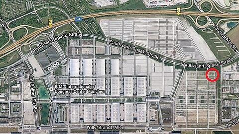 Hier liegt die neue Unterkunft am Messegelände.	Foto: Google Earth