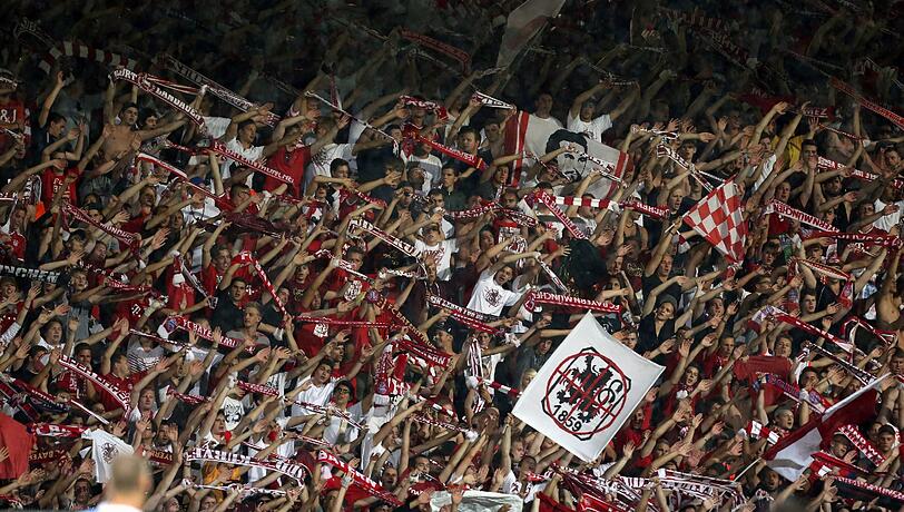 Impressionen vom Amateur-Derby im Grünwalder Stadion.