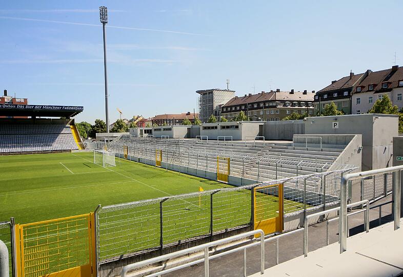 Endlich ready für die dritte Liga: Das Grünwalder Stadion ist nach einjährigem Umbau (12 Millionen Euro) endlich fertig. Die Bilder.