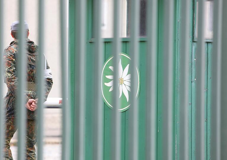 Der Standort KEMPTEN hat Glück im Unglück gehabt. Er bleibt erhalten, wird allerdings massiv zusammengekürzt. Derzeit arbeiten hier noch 870 Menschen, bald werden es nur noch ein paar wenige sein.