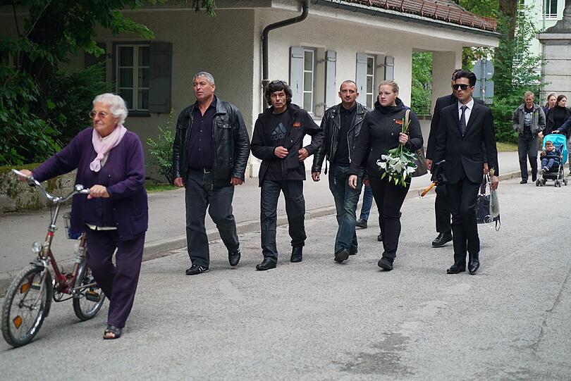 Knapp 400 Gäste kamen zum Waldfriedhof.