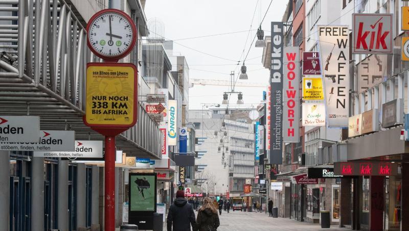 Kaum Betrieb auf dem Westenhellweg, der größten Einkaufsstraße in Dortmund. Kaum Betrieb auf dem Westenhellweg, der größten Einkaufsstraße in Dortmund.