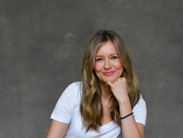 Schauspielerin Stefanie Stappenbeck verzichtet darauf, alles im Leben zu fotografieren. Stattdessen setzt sie auf echte Erlebnisse.