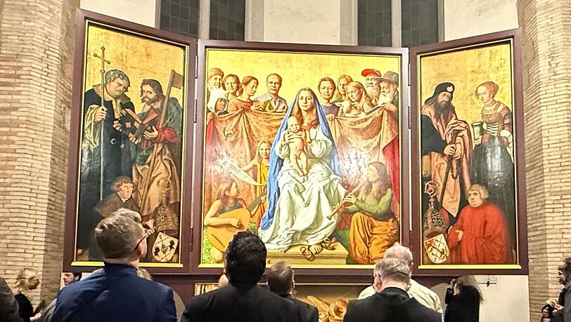 Der Cranach-Triegel-Altar ist in der Marienkirche des Friedhofs Campo Santo Teutonico zu sehen. Der Cranach-Triegel-Altar ist in der Marienkirche des Friedhofs Campo Santo Teutonico zu sehen.