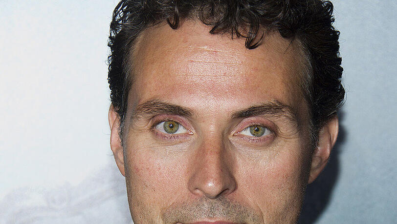 Rufus Sewell ist Tom Builder im Historien-Epos "Die Säulen der Erde" von Ken Follett Rufus Sewell ist Tom Builder im Historien-Epos "Die Säulen der Erde" von Ken Follett