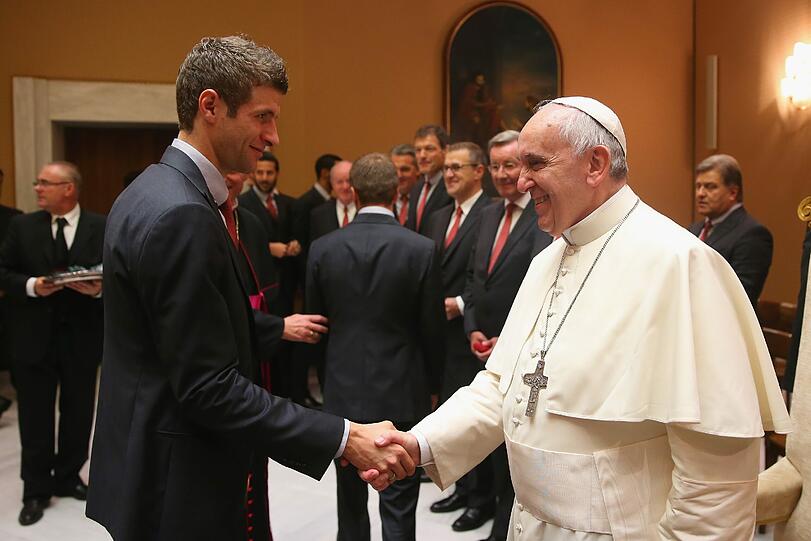 Große Ehre für den FC Bayern: Die Bilder von der Privataudienz bei Papst Franziskus.