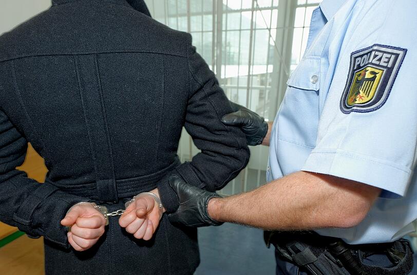 Ein erfolgreiches Wochenende für die Bundespolizei: Von Freitag bis Sonntag wurden gleich vier gesuchte Männer geschnappt.