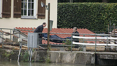 Am Wehr des Isarkanals wurde die Leiche gefunden.Foto: Mike Schmalz Am Wehr des Isarkanals wurde die Leiche gefunden.Foto: Mike Schmalz