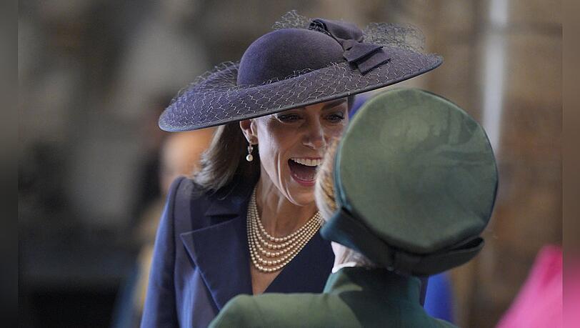 Prinzessin Kate und Prinzessin Anne konnten &uuml;ber ihre missratene Begr&uuml;&szlig;ung nur lachen.